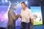 Ranveer Singh, Adam Gilchrist at Samsung S4 launch by Reliance in Shangrilaa, Mumbai on 27th April 2013 (5).JPG